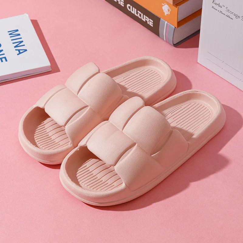 Summer Fashion Beach Thick Platform Slipper Women Korean Eva Slippers for Home Flip Flops Ladies Fashion Soft Sole Cloud Sandals