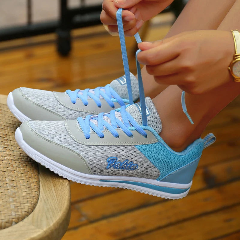 2025 New Women's Sneakers Fashion Vulcanized Shoes Woman Outdoor Casual Sneaker Woman Lace Up Women Sneakers Tenis Feminino